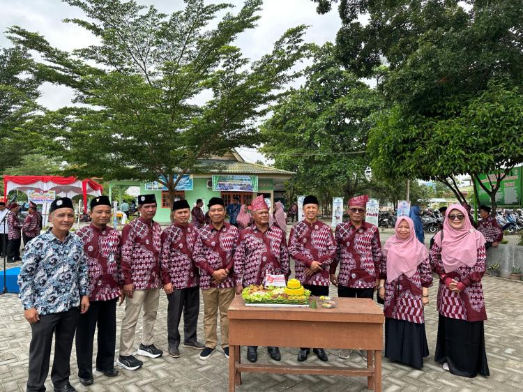 Sekolah/Madrasah Muhammadiyah Pekanbaru Gelar Peringatan Hari Guru ke-79 Tahun 2024