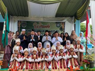 Gelar Wisuda Tahfidz Angkatan Pertama, SD Muhammadiyah 5 Pekanbaru Cetak 14 Siswa Generasi Qur