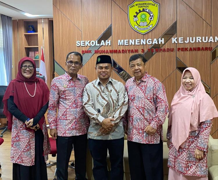 Majelis Dikdasmen dan PNF PDM Kota Pekanbaru Apresiasi Pengukuhan Muswardi, M.T. sebagai Kepala SMK Muhammadiyah 3 Pekanbaru