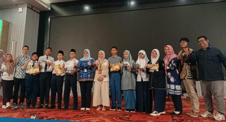 Membanggakan! Dua Siswi SMP IT Buya Hamka Pekanbaru Raih Juara Kompetisi Robotik Tingkat Provinsi Riau