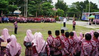 Upacara Hari Guru 2025 Muhammadiyah Pekanbaru Berlangsung Khidmat, Penghargaan Guru Purna Tugas dan Sekolah Berprestasi Diserahkan
