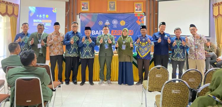 58 Pegawai MTsM 2 dan MIM 3 Pekanbaru Ikuti Baitul Arqam, Ketua PDM: Guru Muhammadiyah adalah Miniatur Persyarikatan